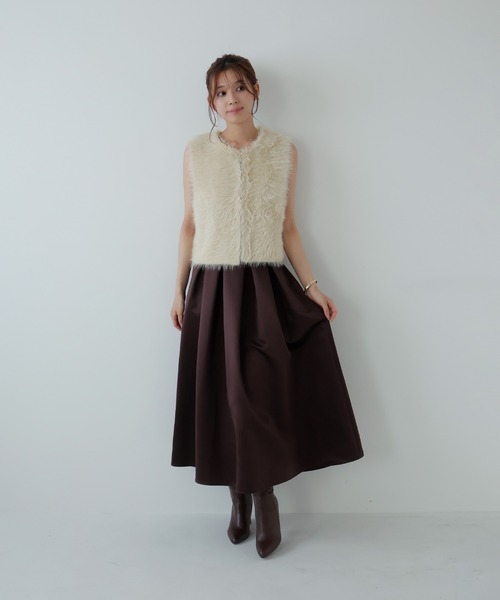 AMUU. PRECIEUSE(アムープレシューズ)の「ミンクライクフェザーニットベスト(ベスト・レディース・ブラック/ブラウン/アイボリー・FREE)」の19枚目の写真