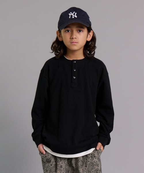 PAIRMANON STREET（ペアマノンストリート）の「【90-160cm】ワッフル ヘンリーネック 長袖Tシャツ【PAIRMANON STREET】（Tシャツ/カットソー・キッズ・オレンジ/ブルー/ベージュ系その他/ブラック・120/130/140/150/160/90/100/110）」の2枚目の写真