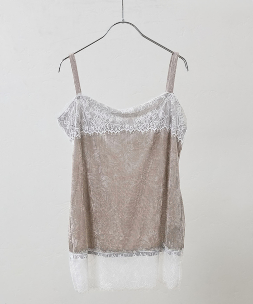 IENA(イエナ)の「《一部店舗限定》シアーベロアレースツキキャミ(シャツ/ブラウス・レディース・グレー/ライトグリーン・FREE)」の1枚目の写真