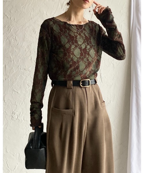 She's Closet（シーズクローゼット）の「ボートネック 花柄 ベロアフロッキー ジャガード シアートップス（Tシャツ/カットソー・レディース・グリーン/ボルドー・FREE）」の9枚目の写真