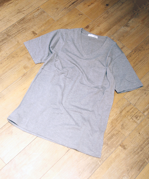 ability(アビリティ)の「HAAG ハーグ / 天竺Vネック半袖ポケットTシャツ(Tシャツ/カットソー・メンズ・グレー/ホワイト/ネイビー・MEDIUM/LARGE)」の2枚目の写真