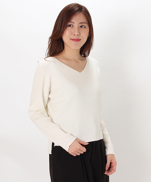 TRUDEA(トルディア)の「アンゴラライクヘラシVネックニット(ニット/セーター・レディース・ブラック/サックスブルー/ホワイト/ライトグレー/ピンク・MEDIUM/LARGE)」の3枚目の写真