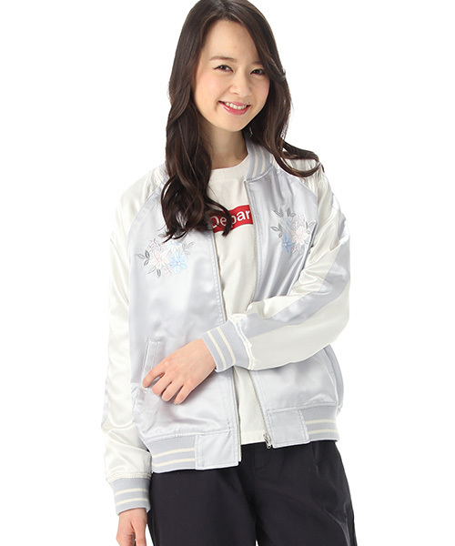 Honeys（ハニーズ）の「リバーシブル刺繍ブルゾン（ブルゾン・レディース・ネイビー/カーキ/グレー/ピンク・L/M）」の2枚目の写真