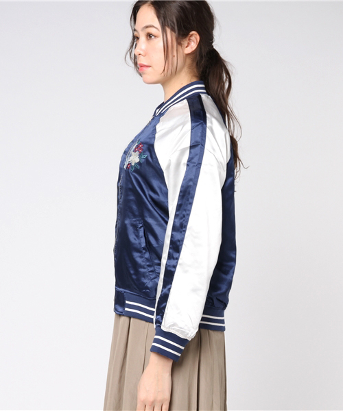 Honeys（ハニーズ）の「リバーシブル刺繍ブルゾン（ブルゾン・レディース・ネイビー/カーキ/グレー/ピンク・L/M）」の6枚目の写真