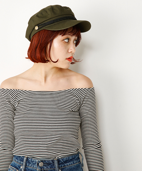 SLY（スライ）の「CUT オフショルTOPS（Tシャツ/カットソー・レディース・ブラックミックス/イエロー系その他/ブラック/レッド/ホワイト・2/1）」の4枚目の写真