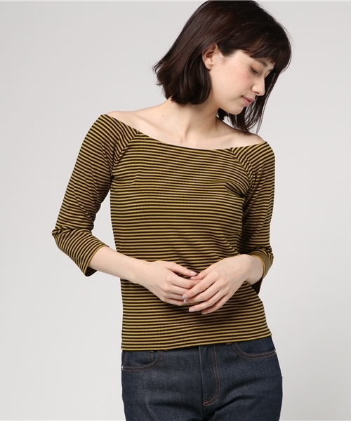 SLY（スライ）の「CUT オフショルTOPS（Tシャツ/カットソー・レディース・ブラックミックス/イエロー系その他/ブラック/レッド/ホワイト・2/1）」の13枚目の写真