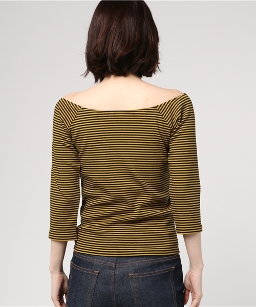 SLY（スライ）の「CUT オフショルTOPS（Tシャツ/カットソー・レディース・ブラックミックス/イエロー系その他/ブラック/レッド/ホワイト・2/1）」の6枚目の写真