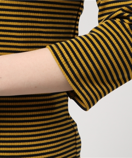 SLY（スライ）の「CUT オフショルTOPS（Tシャツ/カットソー・レディース・ブラックミックス/イエロー系その他/ブラック/レッド/ホワイト・2/1）」の8枚目の写真