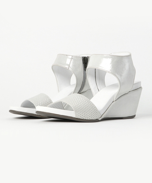 BUENO（ブエノ）の「ストラップサンダル（サンダル・レディース・ブラウン/シルバー・38/37/36）」の11枚目の写真