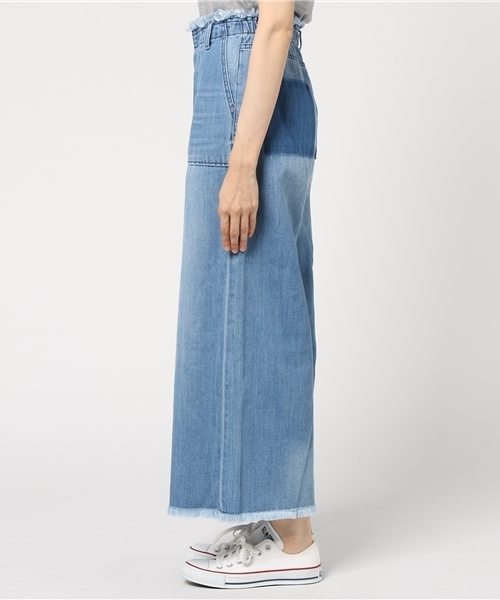 LBC（エルビーシー）の「デニムウエストフリンジパンツ（デニムパンツ・レディース・ブルー/ライトブルー・LARGE/MEDIUM）」の11枚目の写真