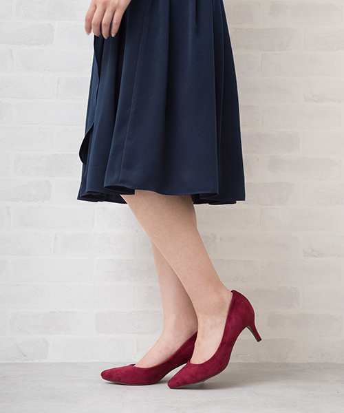 NATURAL BEAUTY BASIC（ナチュラルビューティーベーシック）の「【JJ 12月号掲載】ポインテッドスエードライクパンプス（パンプス・レディース・ブラック/グレー/ボルドー/ベージュ/パープル・23.0cm/23.5cm/24.0cm/24.5cm）」の6枚目の写真