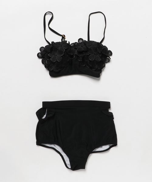 KOBE LETTUCE（コウベレタス）の「フラワーレースビスチェ＋ハイウエストパンツビキニ（水着・レディース・ピンク/ラベンダー/ブラック/サックスブルー・FREE）」の2枚目の写真