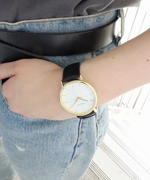 SALON（サロン）の「ラウンドフェイスウォッチ（アナログ腕時計・レディース・ブラウン/キャメル/ブラック・FREE）」の2枚目の写真