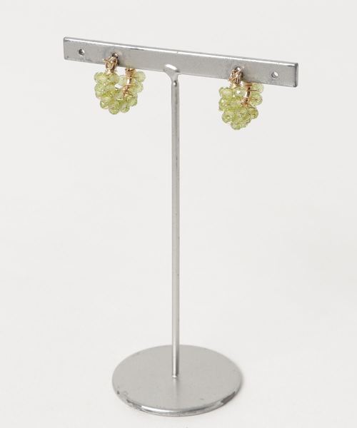 tone（トーン）の「【marinaJEWELRY】14kgf/宝石質 Peridot pave pierced earring（ピアス（両耳用）・レディース・グリーン・FREE/S）」の2枚目の写真