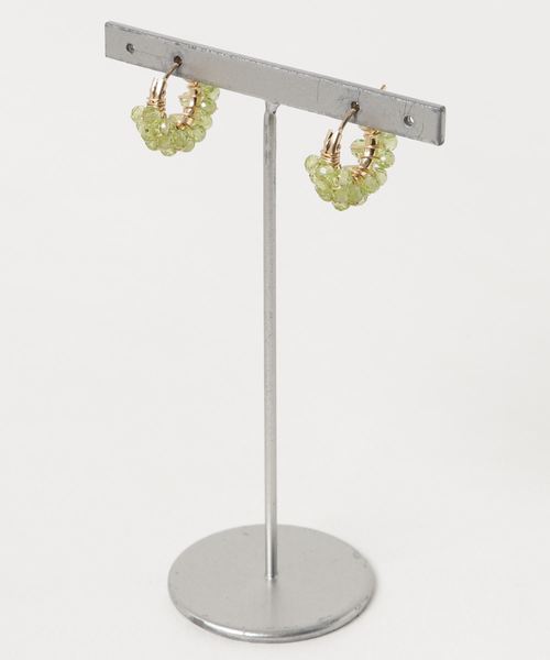tone（トーン）の「【marinaJEWELRY】14kgf/宝石質 Peridot pave pierced earring（ピアス（両耳用）・レディース・グリーン・FREE/S）」の3枚目の写真