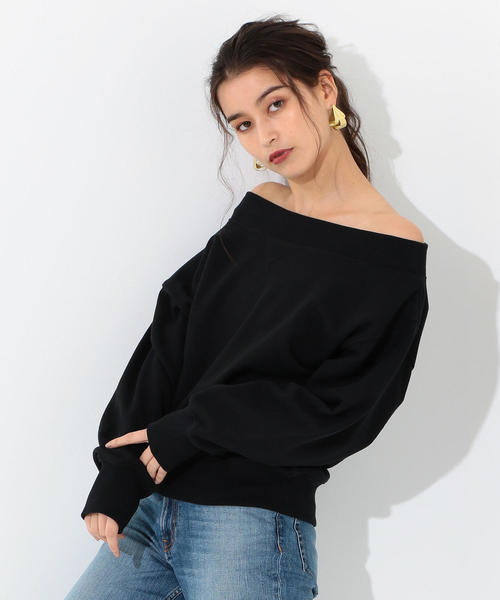 Jewel Changes(ジュエルチェンジズ)の「SMF オフショルダー ウラケ プルオーバー / スウェット(スウェット・レディース・ダークブラウン/ブラック/ベージュ・FREE)」の1枚目の写真