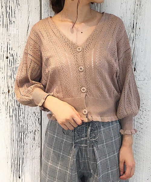 one after another NICE CLAUP(ワンアフターアナザーナイスクラップ)の「アイレットフリルカーディガン(カーディガン/ボレロ・レディース・アイボリー/ブラウン/ベージュ/グリーン系その他・FREE)」の1枚目の写真