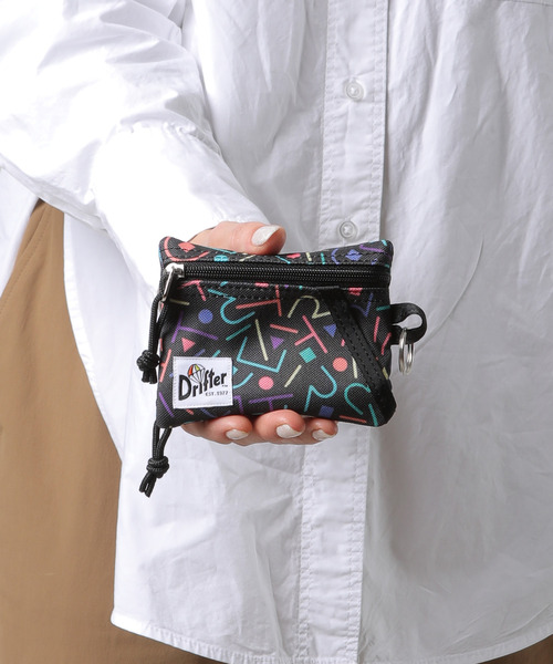 Drifter(ドリフター)の「KEY COIN POUCH/キーコインポーチ(コインケース・メンズ・ブラック/パープル/ネイビー/グレー/レッド/ピンク/ターコイズブルー/オレンジ/ブルー/カモフラージュ/タン/ウッドランド/ケリーグリーン/アクア/ブラック系その他/パイソン/アニマル/レオパード/ゼブラ/ホワイト系その他/グリーン系その他/ブラック系その他2/ドット・FREE)」の5枚目の写真