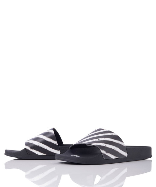 off white(オフホワイト)の「Off-White “SPRAY STRIPES”サンダル(サンダル・メンズ・ブラック・42/41/43/40)」の1枚目の写真