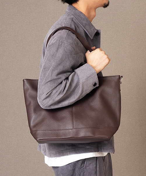 DEVICE(デバイス)の「Control シンプル 合皮 ビジネス センター 刺繍 デザイン ミニ トートバッグ(トートバッグ・メンズ・ブラック/ネイビー/ブラウン/キャメル・FREE)」の2枚目の写真