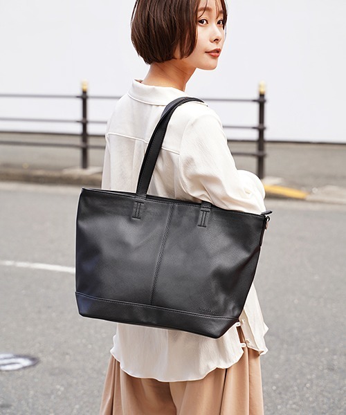 DEVICE(デバイス)の「Control シンプル 合皮 ビジネス センター 刺繍 デザイン ミニ トートバッグ(トートバッグ・メンズ・ブラック/ネイビー/ブラウン/キャメル・FREE)」の18枚目の写真