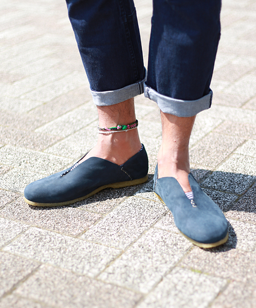 punto pigro（プントピグロ）の「ヌバックスリッポン (PUNTO PIGRO)（その他シューズ・メンズ・ホワイト/ネイビー/キャメル・27.5/26.5）」の4枚目の写真