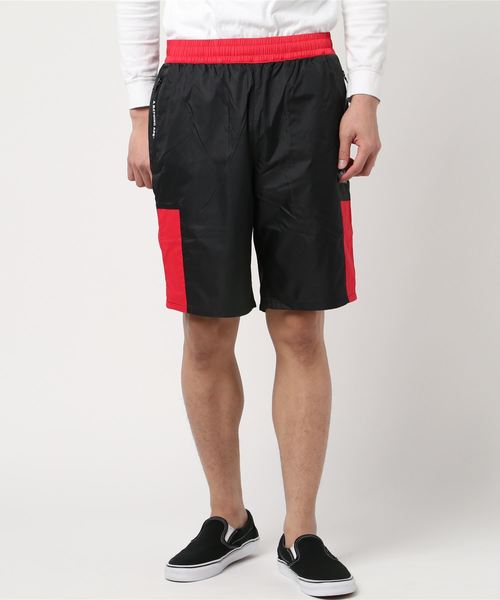 A BATHING APE(アベイシングエイプ)の「2TONE TRACK SHORTS M(パンツ)」|レッド