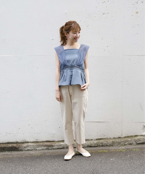 flower(フラワー)の「ビューティフルプリーツビスチェ(シャツ/ブラウス・レディース・アイボリー/ブルー・FREE)」の15枚目の写真