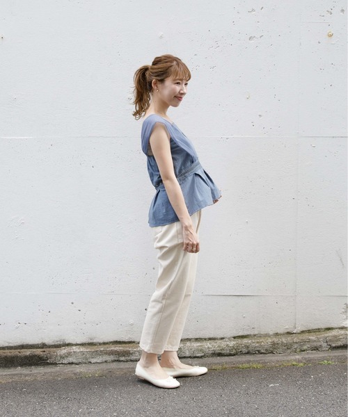 flower(フラワー)の「ビューティフルプリーツビスチェ(シャツ/ブラウス・レディース・アイボリー/ブルー・FREE)」の16枚目の写真