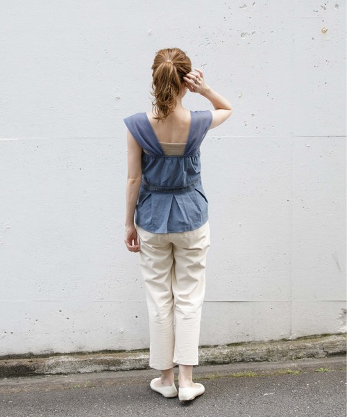 flower(フラワー)の「ビューティフルプリーツビスチェ(シャツ/ブラウス・レディース・アイボリー/ブルー・FREE)」の17枚目の写真