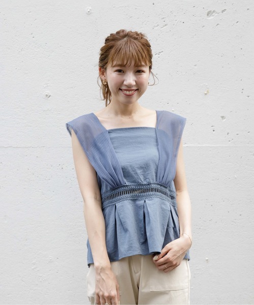 flower(フラワー)の「ビューティフルプリーツビスチェ(シャツ/ブラウス・レディース・アイボリー/ブルー・FREE)」の19枚目の写真