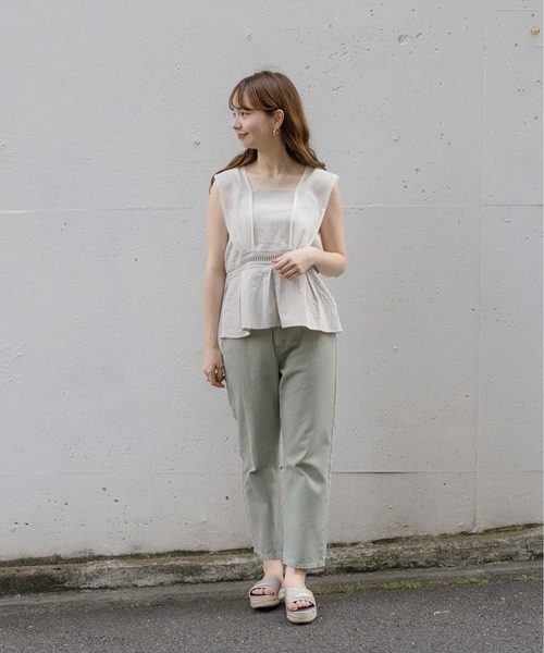 flower(フラワー)の「ビューティフルプリーツビスチェ(シャツ/ブラウス・レディース・アイボリー/ブルー・FREE)」の8枚目の写真