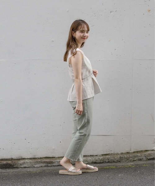 flower(フラワー)の「ビューティフルプリーツビスチェ(シャツ/ブラウス・レディース・アイボリー/ブルー・FREE)」の7枚目の写真