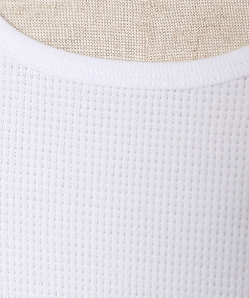 AZUL by moussy（アズールバイマウジー）の「HEAVY WAFFLE TANK TOP/ヘビーワッフルタンクトップ（タンクトップ・メンズ・ベージュ/ブラック/ホワイト・LARGE/MEDIUM）」の7枚目の写真