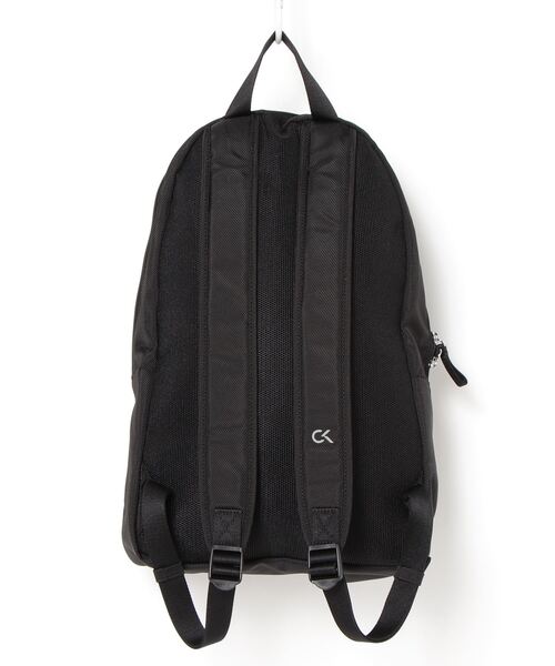 CALVIN KLEIN PERFORMANCE（カルバンクラインパフォーマンス）の「ネームプリント バックパック（バックパック/リュック・メンズ・ブラック・FREE）」の2枚目の写真