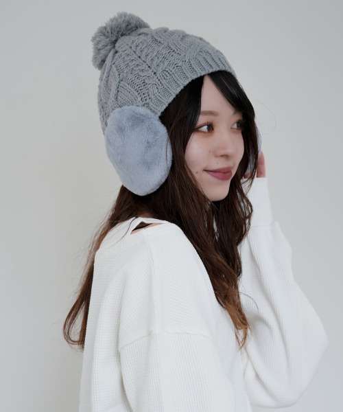 polcadot（ポルカドット）の「EAR COVER BONBON WATCH/イヤーカバーファー ニット（ニットキャップ/ビーニー・レディース・アイボリー/グレー/ベージュ/ラベンダー/ライトグレー/ブラック/ブルー/ライトグリーン/ライトベージュ・FREE）」の4枚目の写真