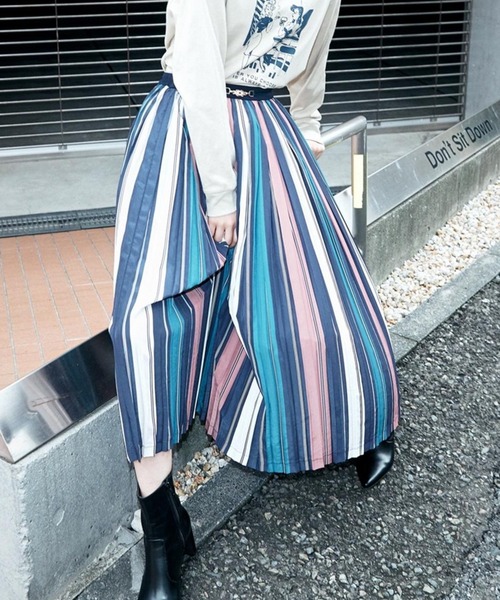 REDYAZEL（レディアゼル）の「マルチストライプランダムプリーツ