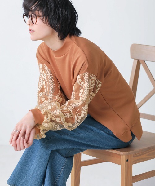 Bou Jeloud(ブージュルード)の「ライトダンボール×ウールレース切替プルオーバー(ニット/セーター・レディース・アイボリー/キャメル/ブラック・FREE)」の3枚目の写真