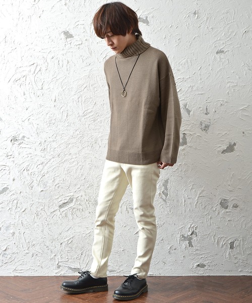 MinoriTY（マイノリティ）の「メンズオフタートルビッグニット（ニット/セーター・メンズ・ブラック/ホワイト/ベージュ・L/M/XL）」の14枚目の写真