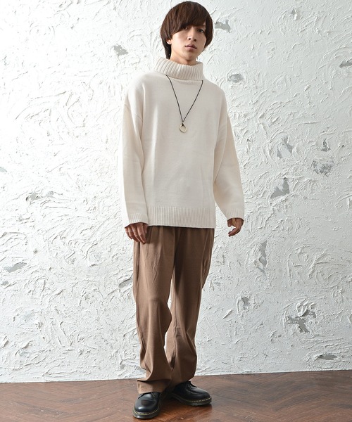 MinoriTY（マイノリティ）の「メンズオフタートルビッグニット（ニット/セーター・メンズ・ブラック/ホワイト/ベージュ・L/M/XL）」の6枚目の写真