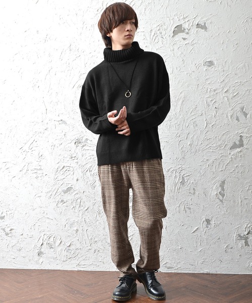 MinoriTY（マイノリティ）の「メンズオフタートルビッグニット（ニット/セーター・メンズ・ブラック/ホワイト/ベージュ・L/M/XL）」の9枚目の写真