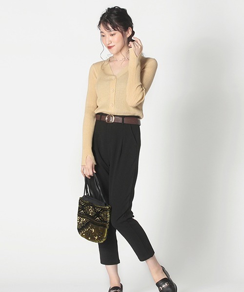 toucher du brise(トゥシェドブリーズ)の「ベルト付テーパードパンツ(その他パンツ・レディース・ブラック/ベージュ・M)」の3枚目の写真