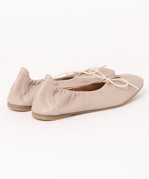 KOBE LETTUCE(コウベレタス)の「スクエアトゥギャザーバレエシューズ(バレエシューズ・レディース・ホワイト/ブラック/ベージュ/ライトカーキ・LL/M/L/S)」の5枚目の写真