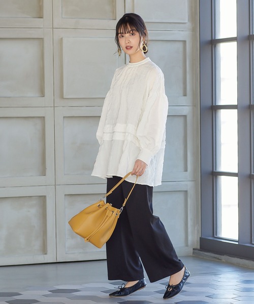 KOBE LETTUCE(コウベレタス)の「スクエアトゥギャザーバレエシューズ(バレエシューズ・レディース・ホワイト/ブラック/ベージュ/ライトカーキ・LL/M/L/S)」の9枚目の写真