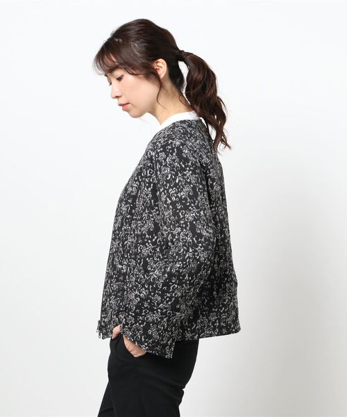 GGD（ジージーディー）の「HAVE A NICE TRIP / ストレッチジャカードノーカラーＺＩＰジャケット（ブルゾン・レディース・ライトブルー/ブラック・M/L）」の4枚目の写真