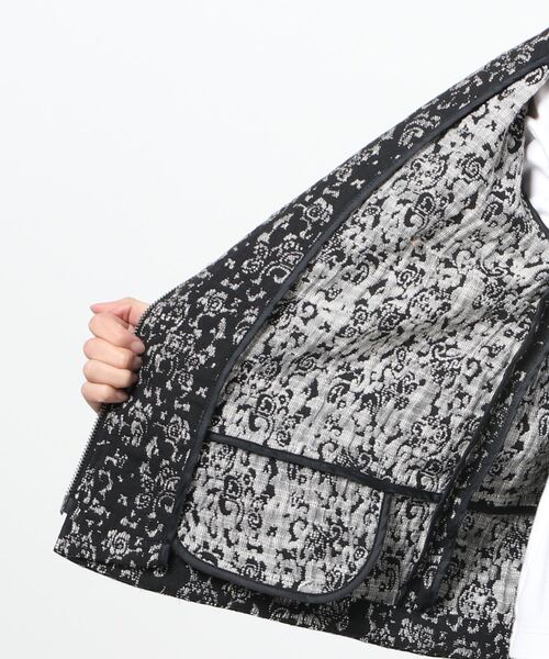 GGD（ジージーディー）の「HAVE A NICE TRIP / ストレッチジャカードノーカラーＺＩＰジャケット（ブルゾン・レディース・ライトブルー/ブラック・M/L）」の5枚目の写真