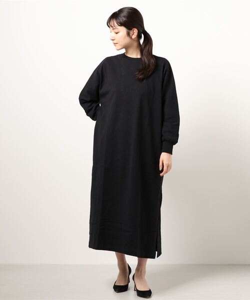 Samansa Mos2 blue（サマンサモスモスブルー）の「ドルマンカットワンピース（ワンピース・レディース・サックスブルー/ブラック/オフホワイト・ﾌﾘ-）」の2枚目の写真