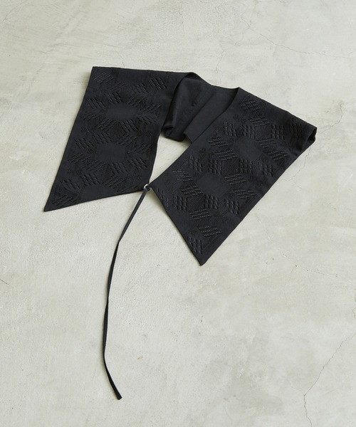 nitca（ニトカ）の「トライバルヘキサゴン刺繍つけ襟（付け襟・レディース・ホワイト/ブラック/その他/ライトグレー・FREE）」の3枚目の写真