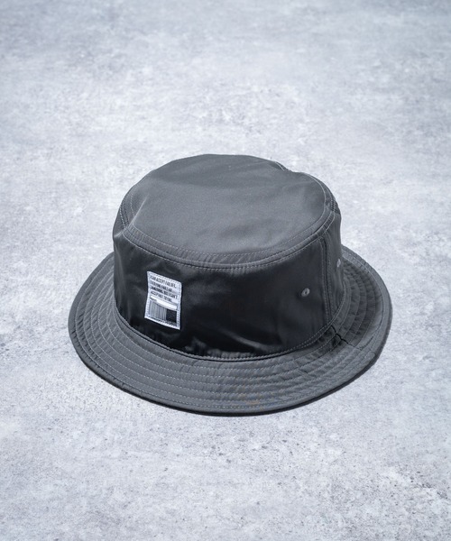 Ressaca（レサーカ）の「ツイル ポリブロード ワッペンバケットハット BUCKET HAT（ハット・メンズ・ブラック/ベージュ/パープル/ブルー系その他2/グリーン系その他/ブルー系その他/チャコール/モカ/ブラック系その他/ベージュ系その他/イエロー/オレンジ/インディゴブルー/ネイビー/ブラウン/カーキ・S/M/L/XL）」の4枚目の写真