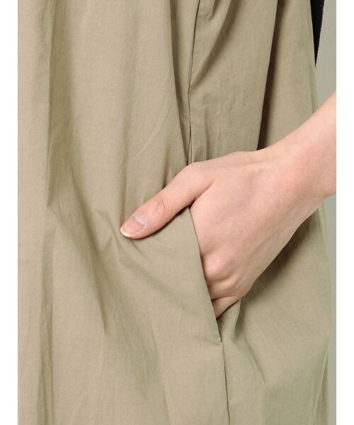 LAGUNAMOON（ラグナムーン）の「ネックホルダードレープワンピース（ワンピース・レディース・アイボリー/ブルー/カーキ・SMALL/MEDIUM）」の18枚目の写真